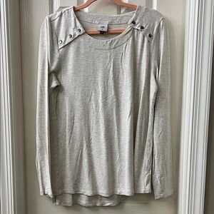 CAbi Light Heather Gray Long Sleeve Crewneck Top with Shoulder Snaps